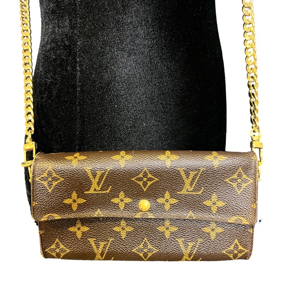 ❌SOLD❌ Louis Vuitton Sarah Crossbody Converted Wallet - Picture 3 of 6